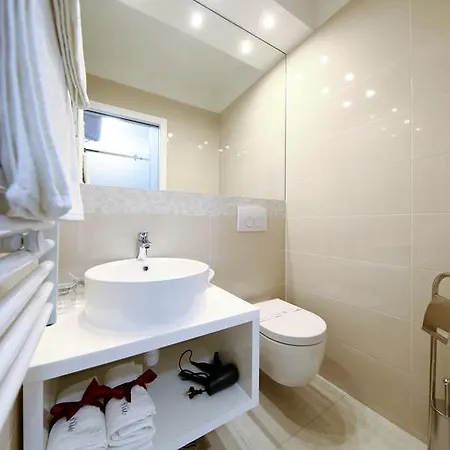 Lipotica Luxury 4*