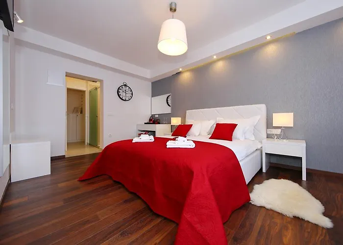 Lipotica Luxury Pensión