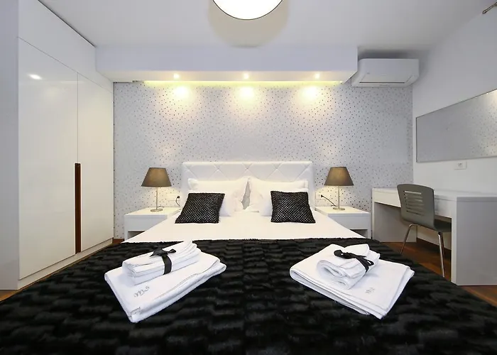 Lipotica Luxury Pensión