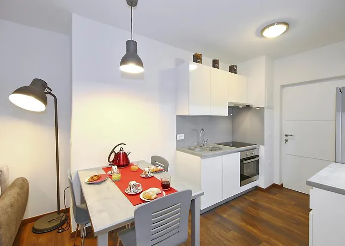 Lipotica Luxury Pensión