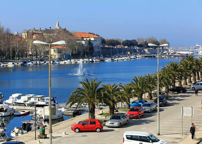 招待所 立波提卡豪华公寓 4*