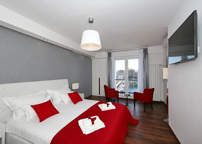 立波提卡豪华公寓 扎达尔