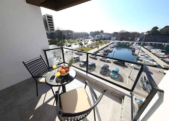 招待所 立波提卡豪华公寓 4*