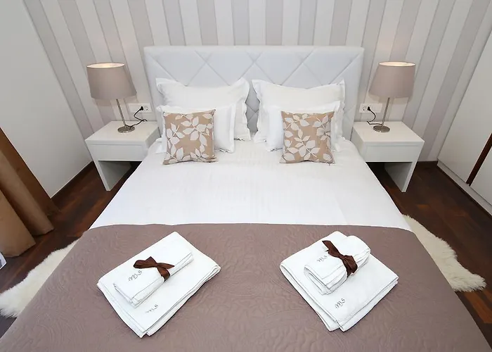 立波提卡豪华公寓 招待所 扎达尔