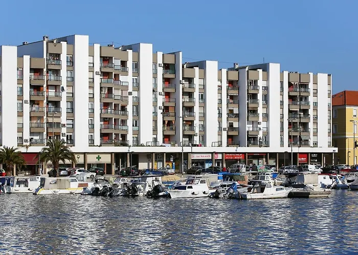 立波提卡豪华公寓 扎达尔